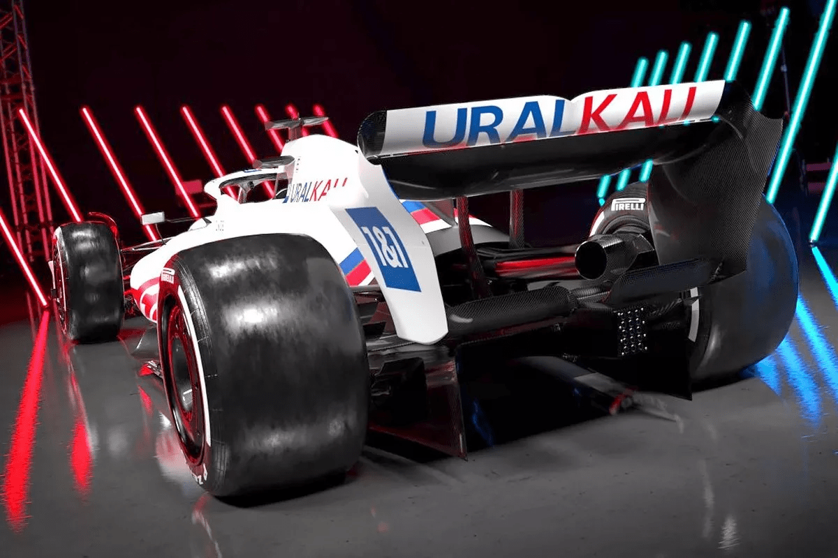 开云体育官方网站-哈斯车队翻盘雷诺车队，塞恩斯扛起全队