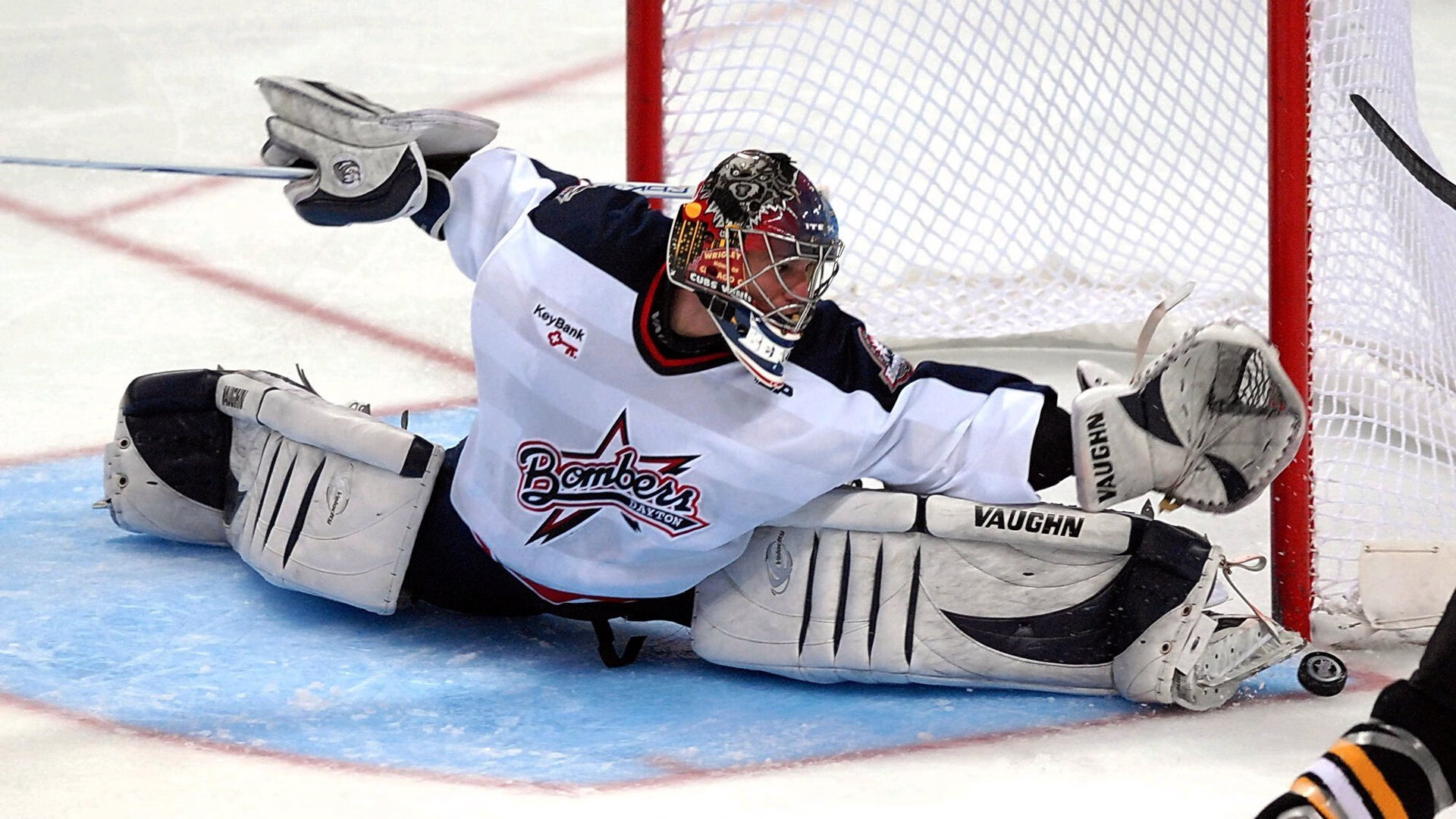 世界杯2026-西亚卡姆，从流亡王子到关键先生，他用沉默撕裂了撕裂之城