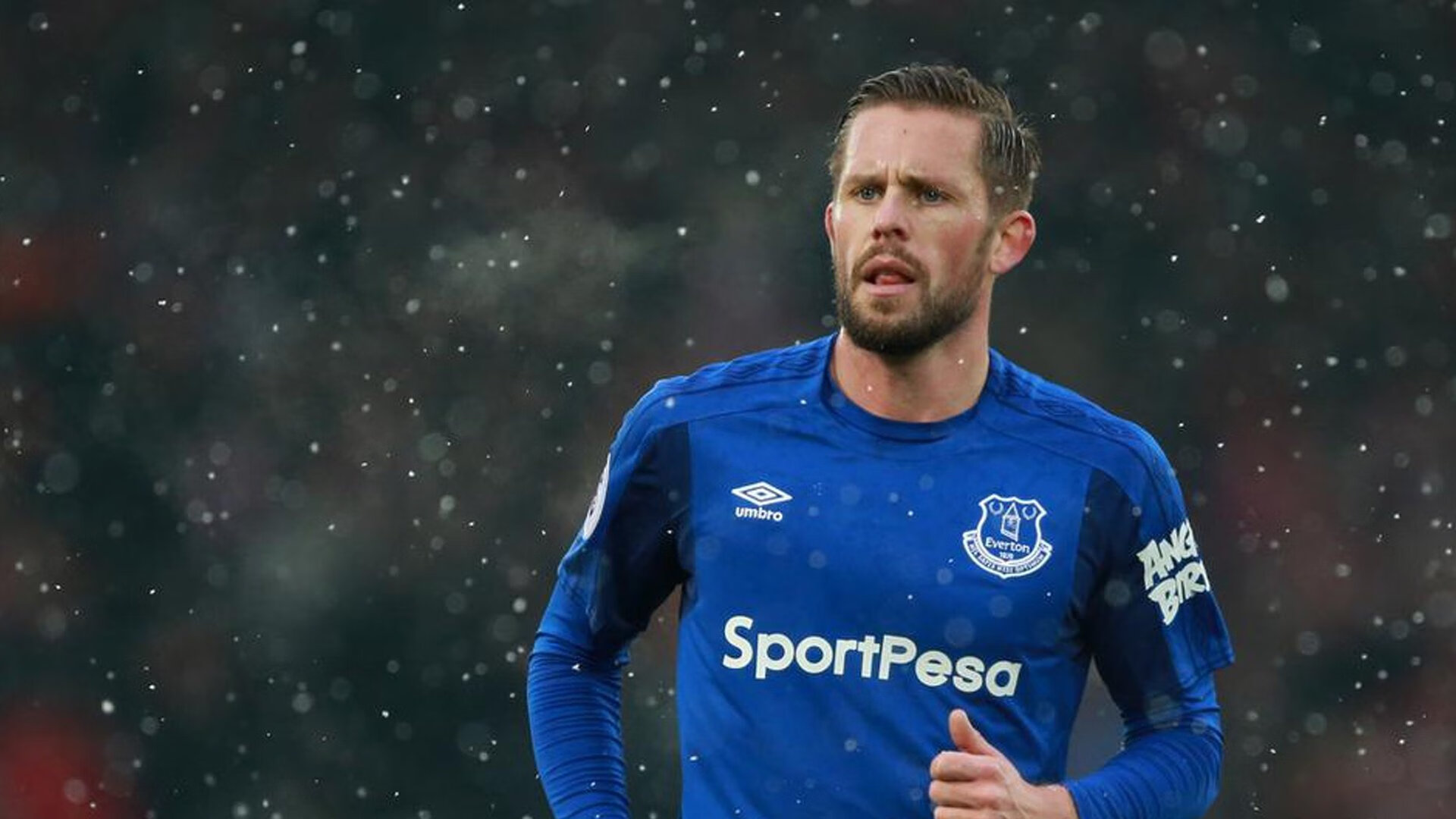 开云体育世界杯-东决关键战之夜，霍勒迪成为全场焦点，从防守工兵到关键先生的蜕变