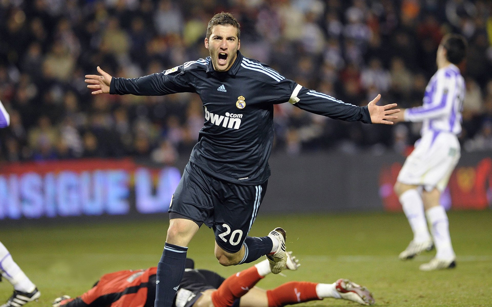 迪亚斯爆发，马赛末节带走亚特兰大，一场逆转背后的足球哲学