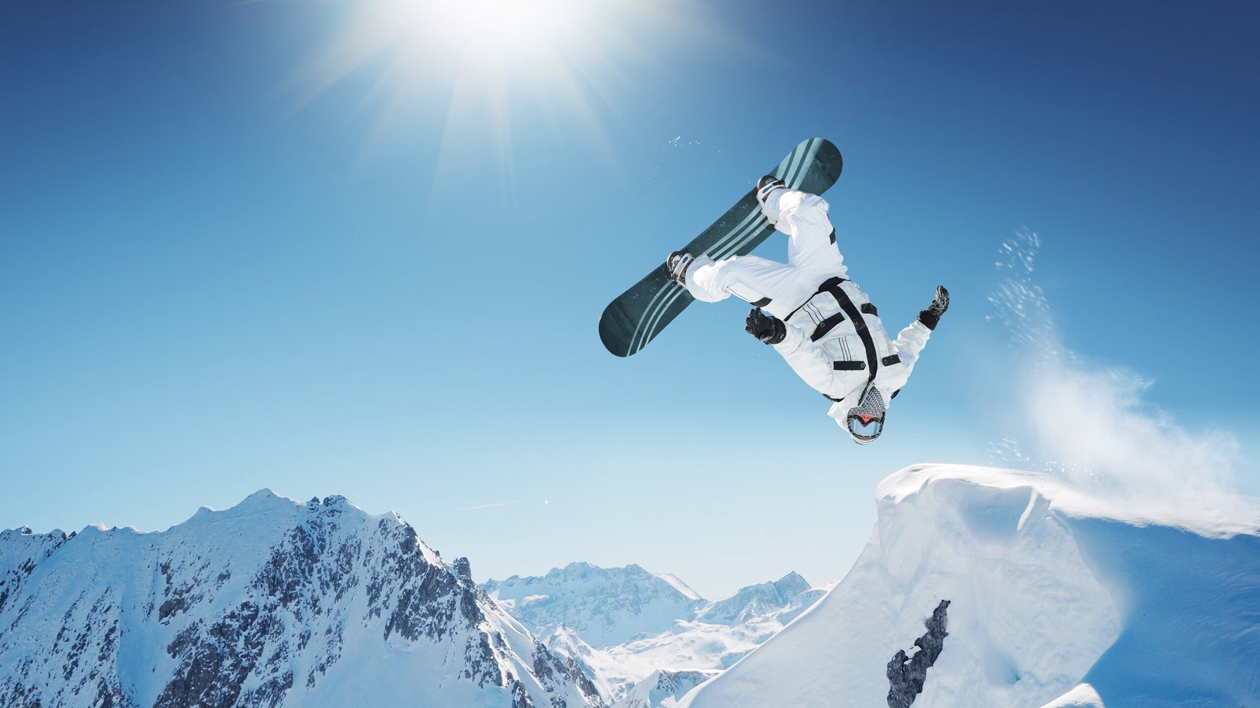 F1新赛季揭幕战与76人绝境求生，速度与意志的双重奏